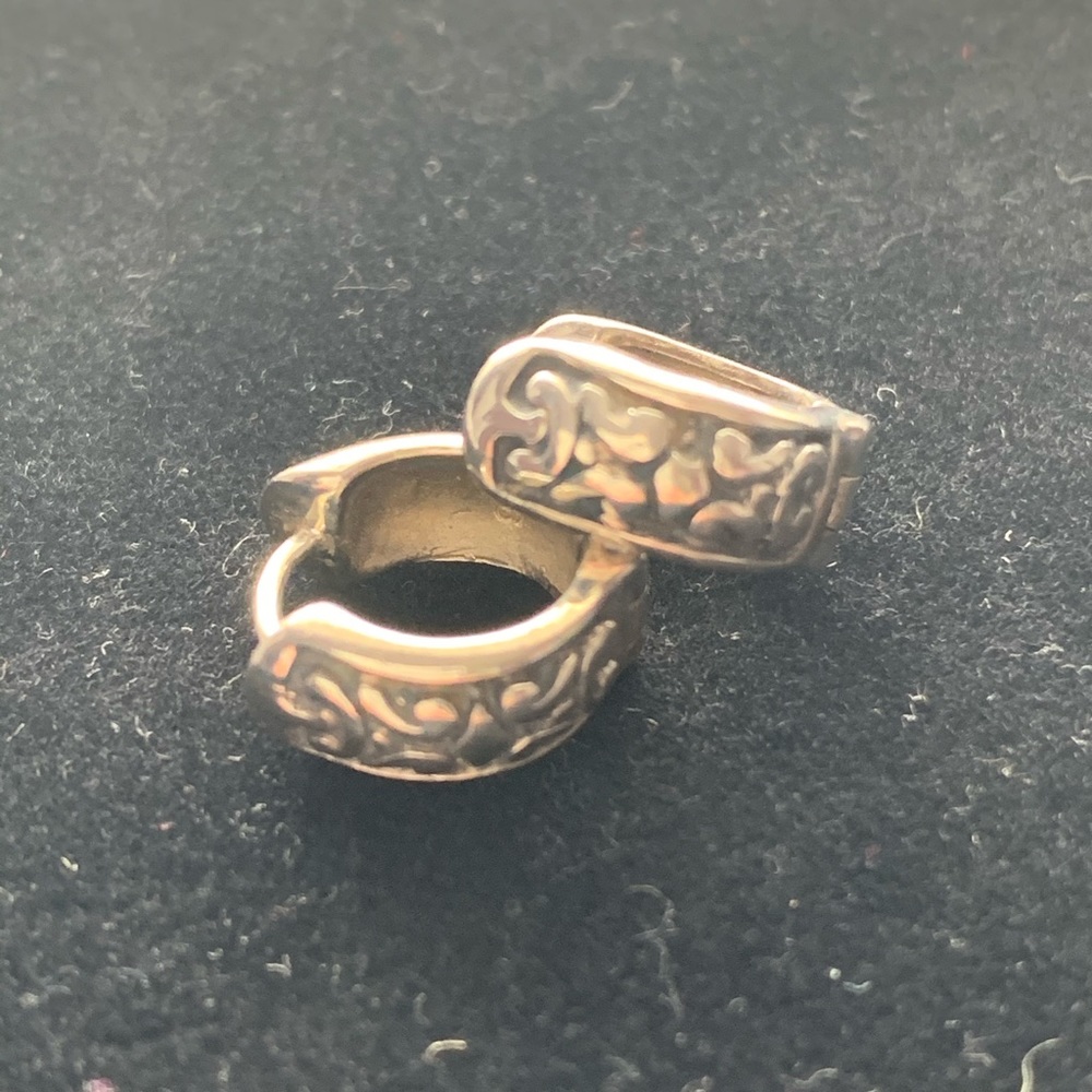 Silpada Filigree Huggie hoop post earrings